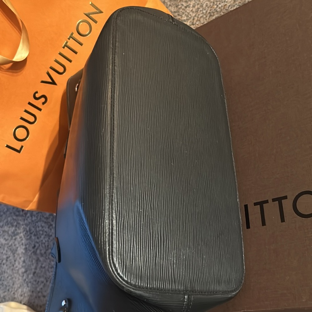 Louis Vuitton Black Leather Tote Bag - Picture 5 of 7